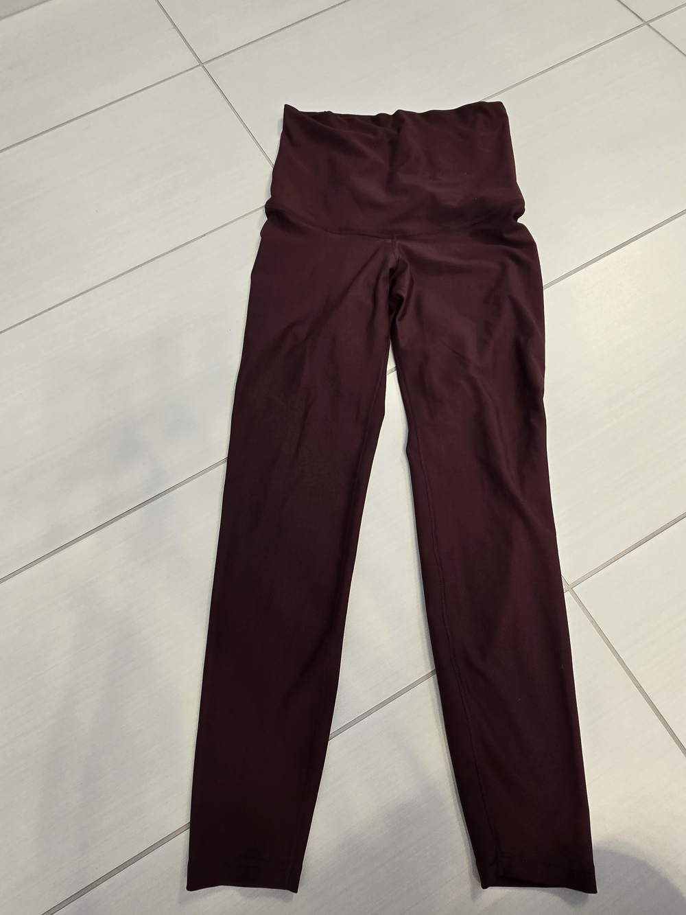 Old Navy Women's Powersoft Postpartum High-Waist Leggings in Burgundy